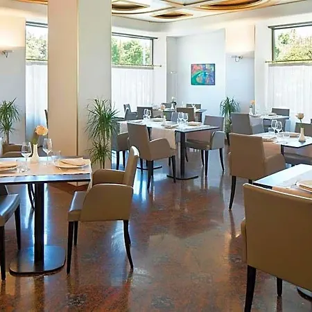Starhotels Cristallo Palace 4*