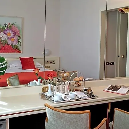 Hotel Starhotels Cristallo Palace 4*